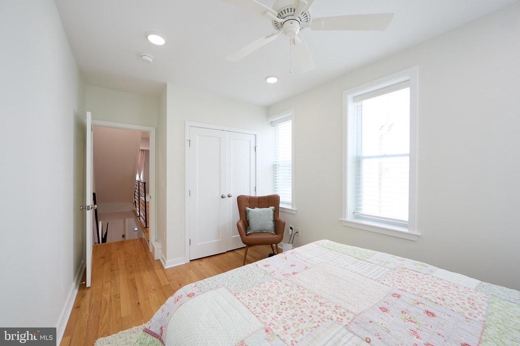 2019 W Girard Avenue - Photo 25
