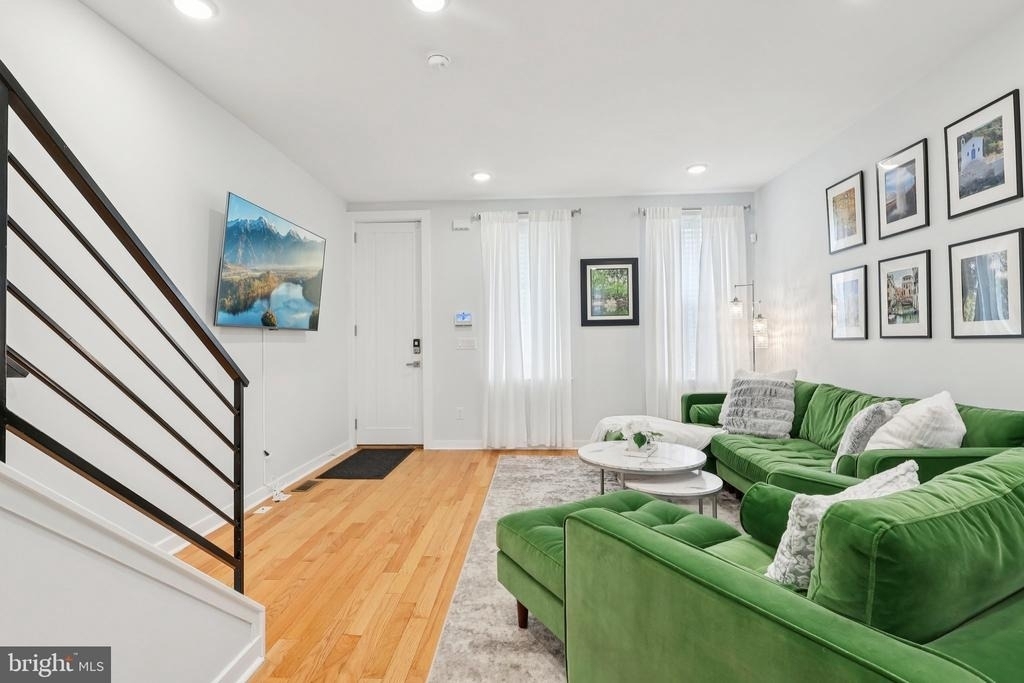 2019 W Girard Avenue - Photo 4