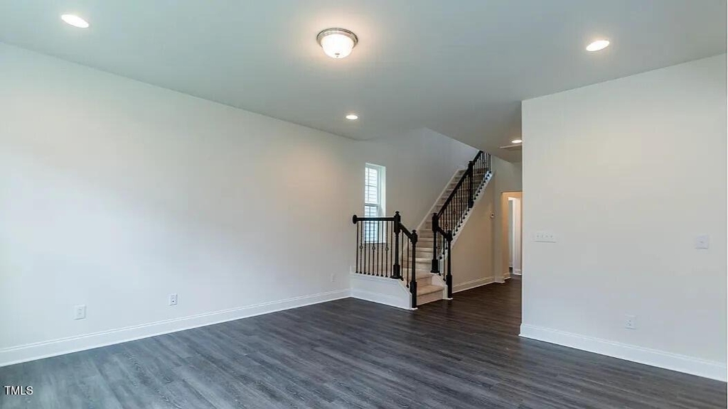 153 Burford Way - Photo 4