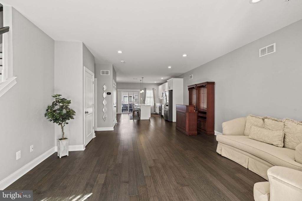 428 Hurst Street - Photo 3