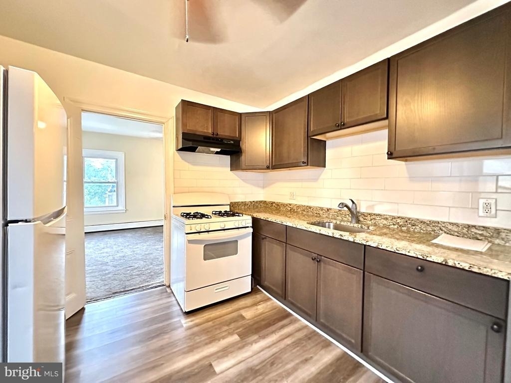 914 Swede Street - Photo 4