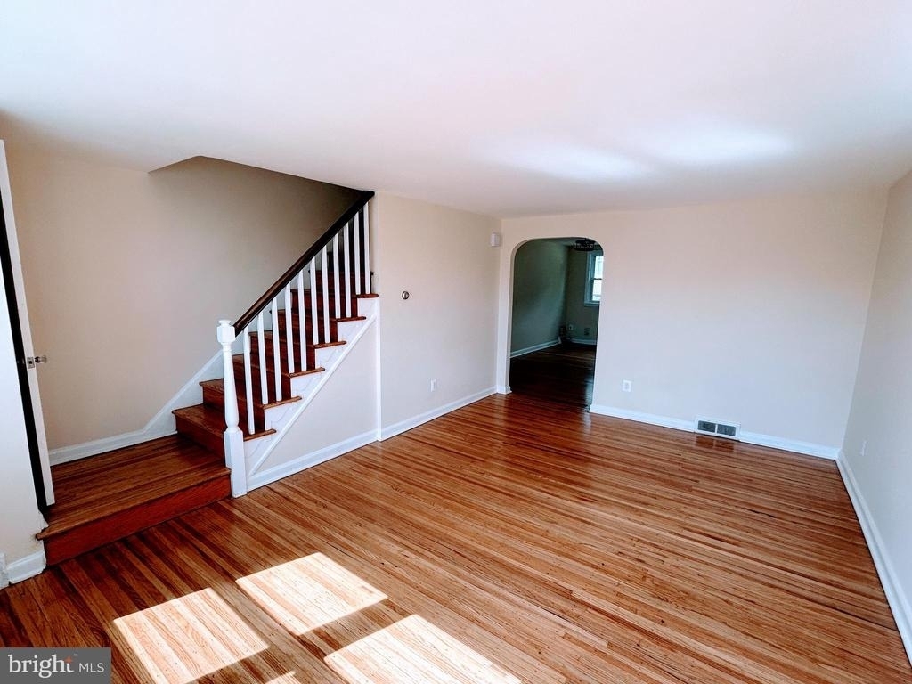 7801 Westview Avenue - Photo 2