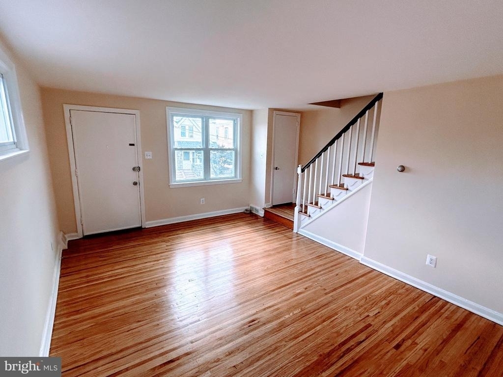 7801 Westview Avenue - Photo 3