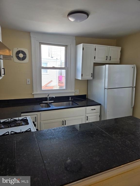 7129 Seaford Road - Photo 8