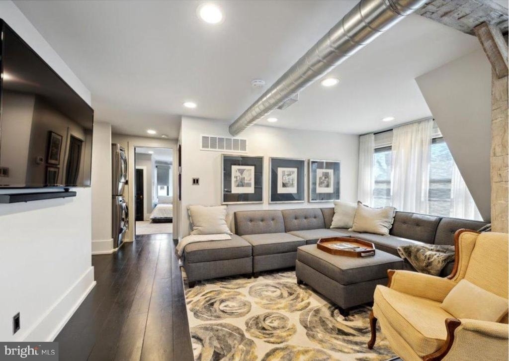 415 W Union Street - Photo 16