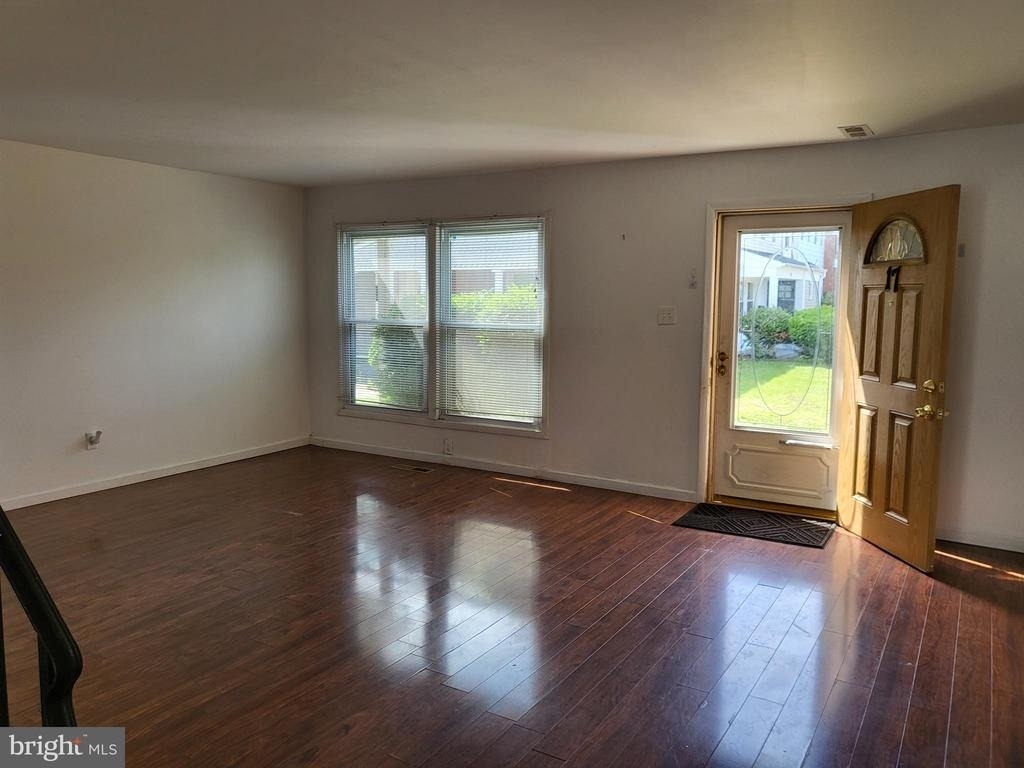17 Roberts Place - Photo 2