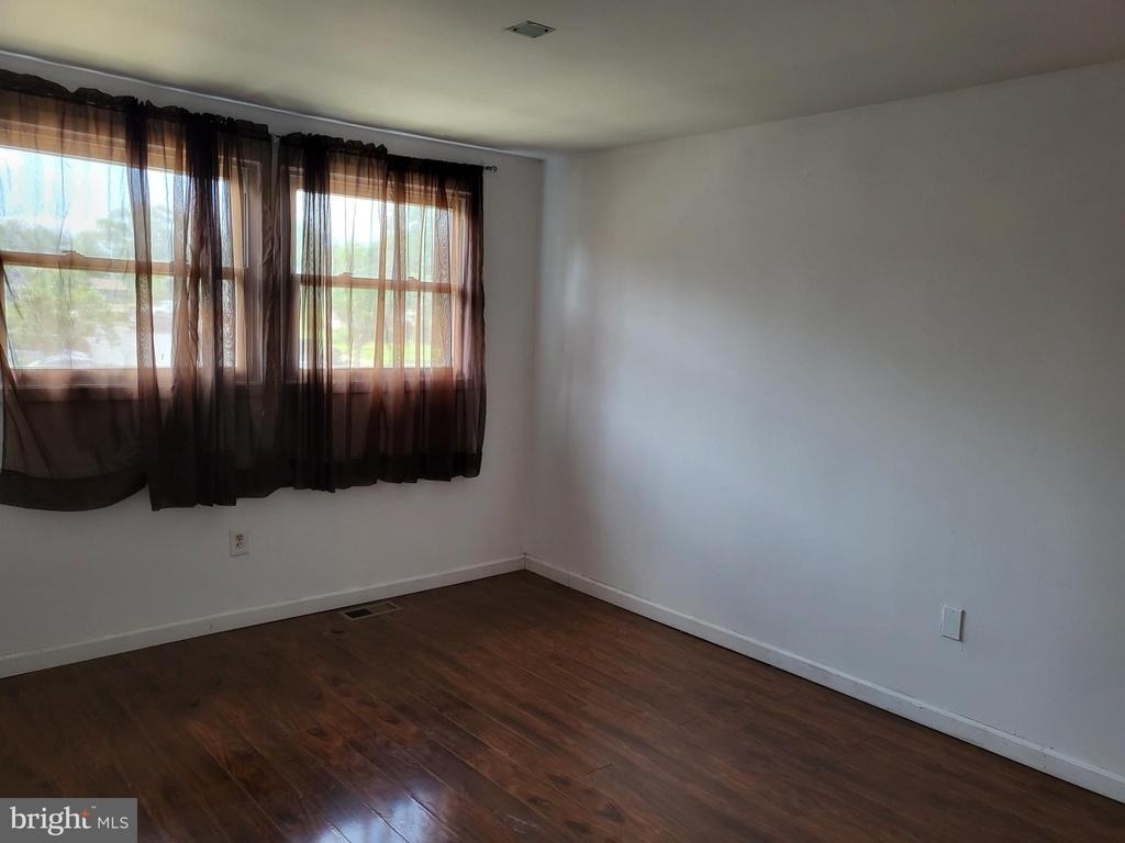 17 Roberts Place - Photo 8