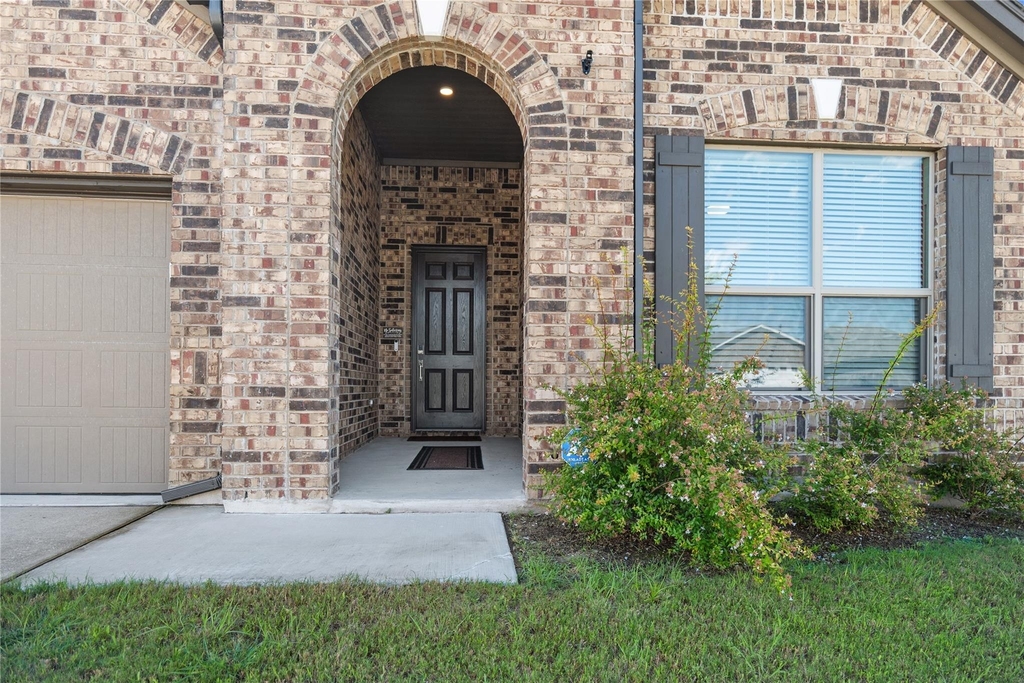13921 Abraham Lincoln St - Photo 3