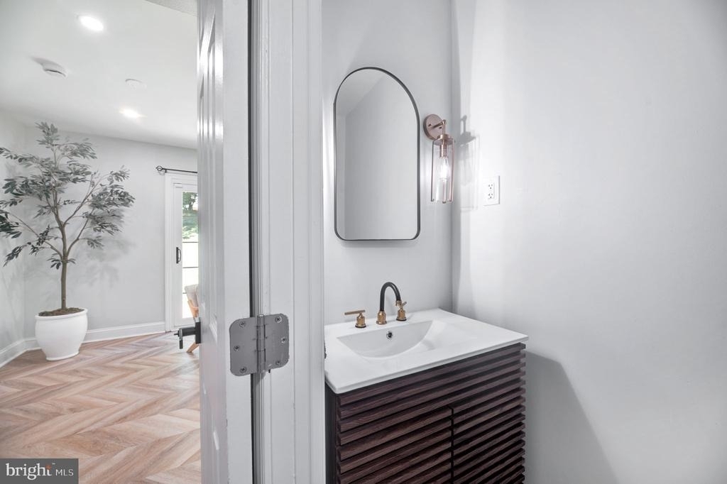 8812 Churchfield Lane - Photo 17