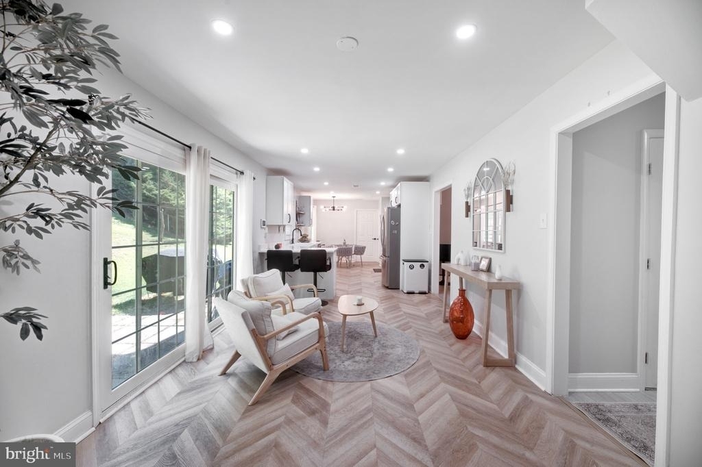 8812 Churchfield Lane - Photo 10