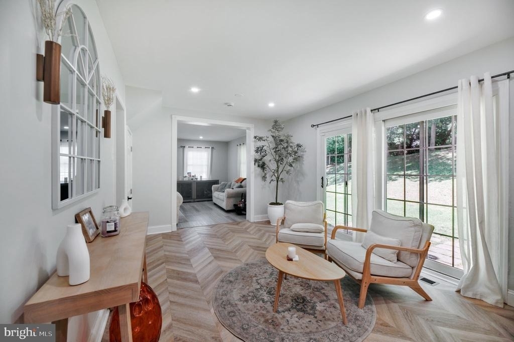 8812 Churchfield Lane - Photo 9