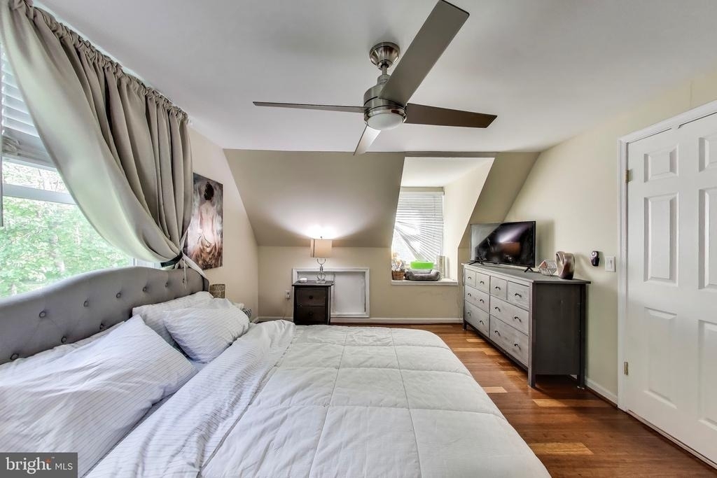 7726 Seven Locks Road - Photo 14