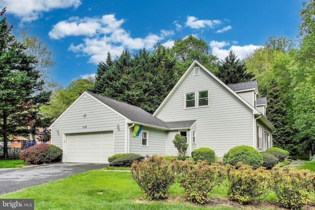 7726 Seven Locks Road - Photo 27