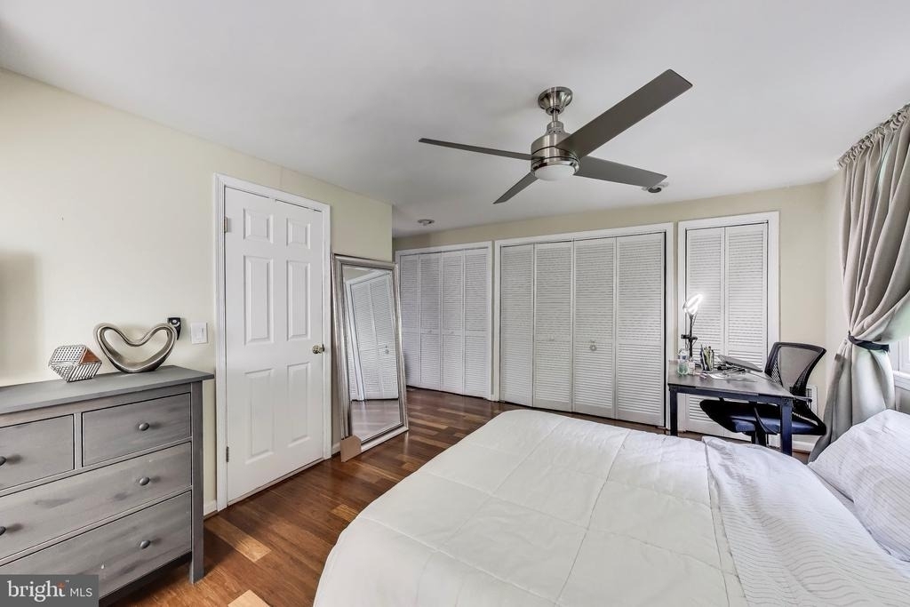 7726 Seven Locks Road - Photo 15