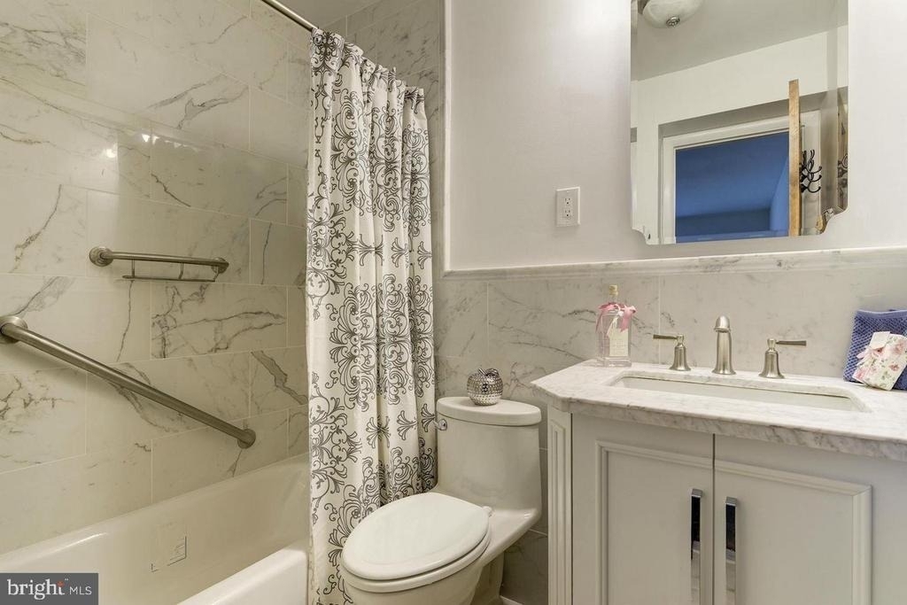 10667 Montrose Avenue - Photo 22