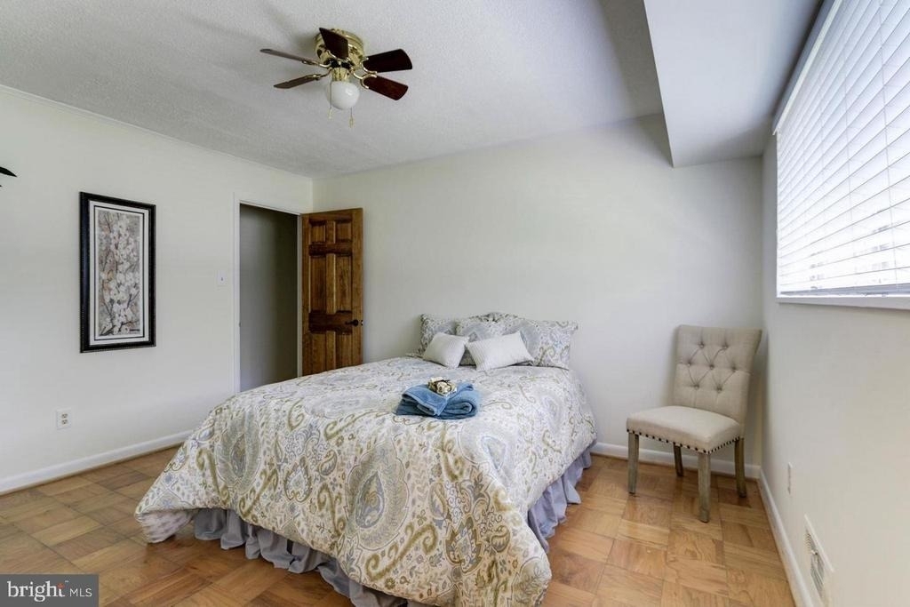 10667 Montrose Avenue - Photo 14
