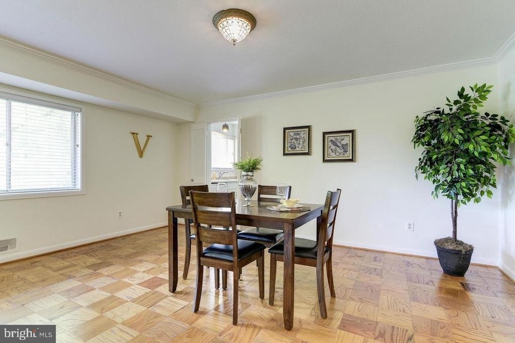 10667 Montrose Avenue - Photo 6