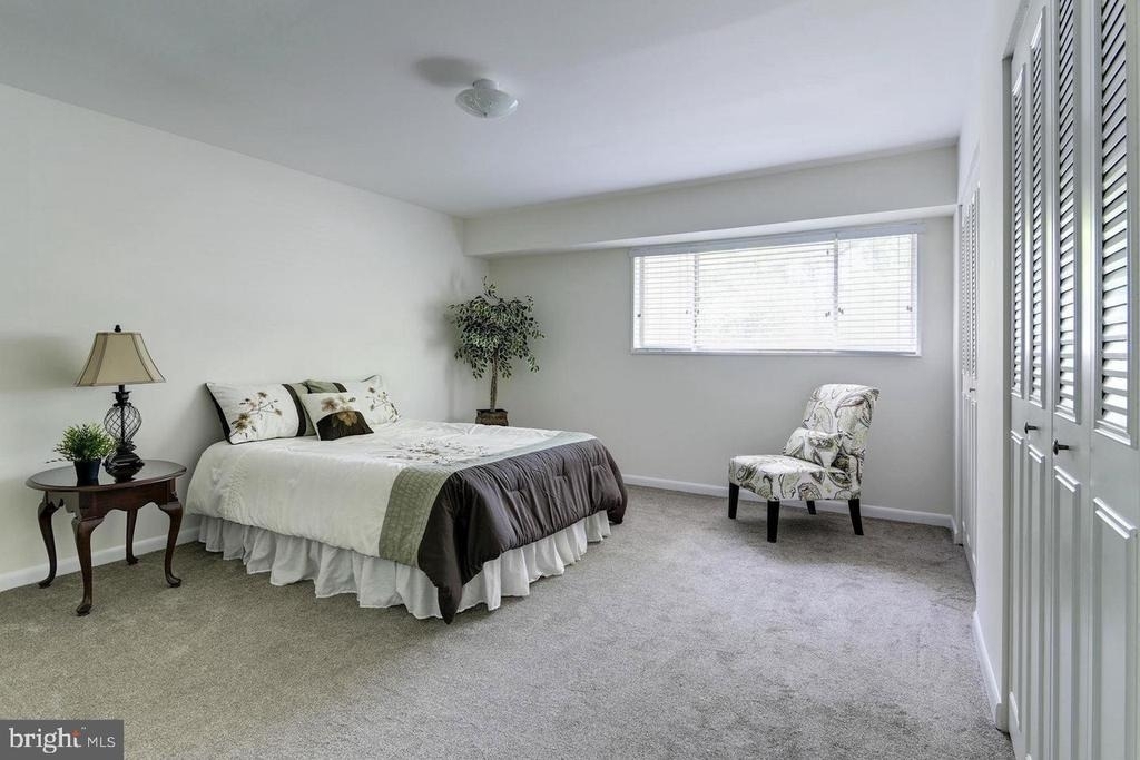 10667 Montrose Avenue - Photo 19