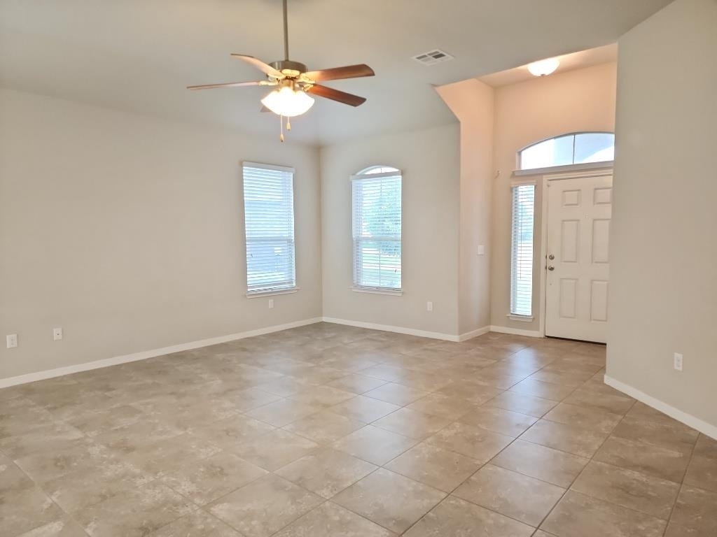 1019 Granbury Cv - Photo 3