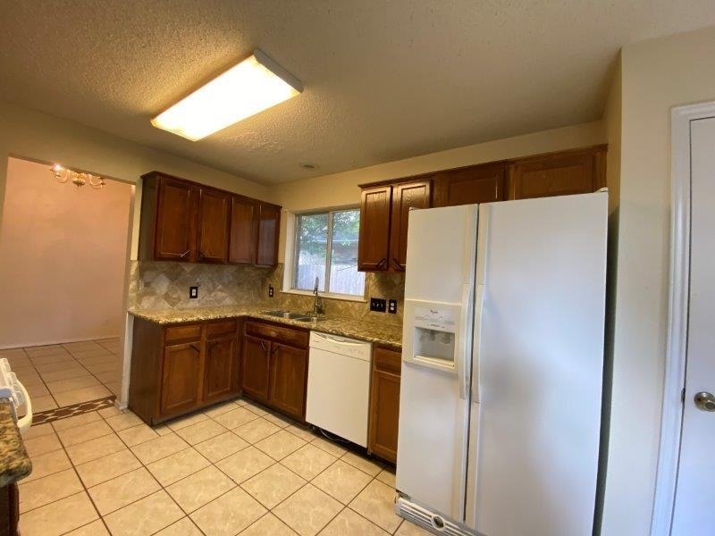 1903 Balsam Way - Photo 3