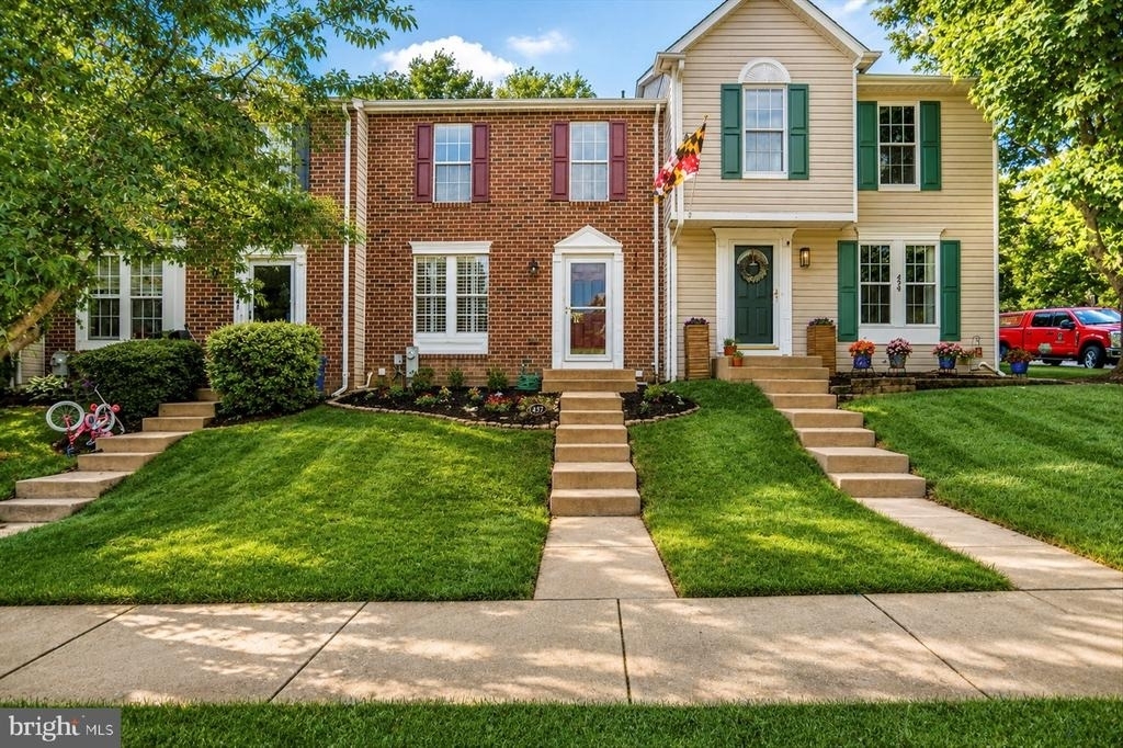 437 Ashton Lane - Photo 0