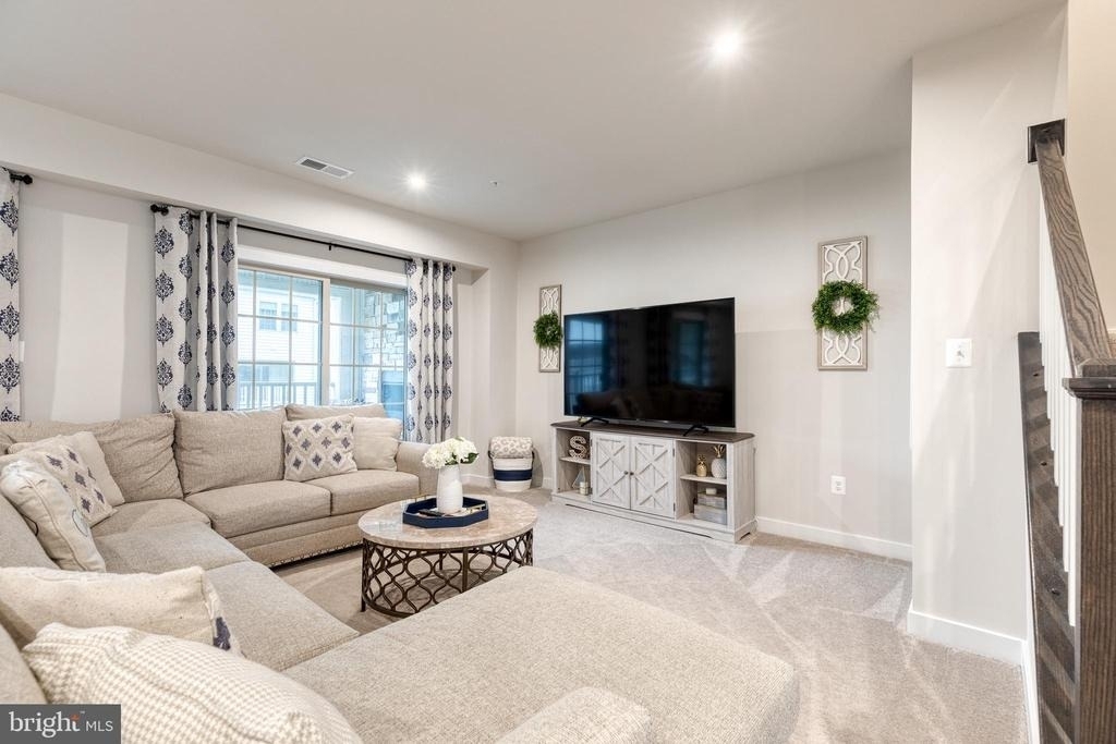 10141 Fauberg Street - Photo 4