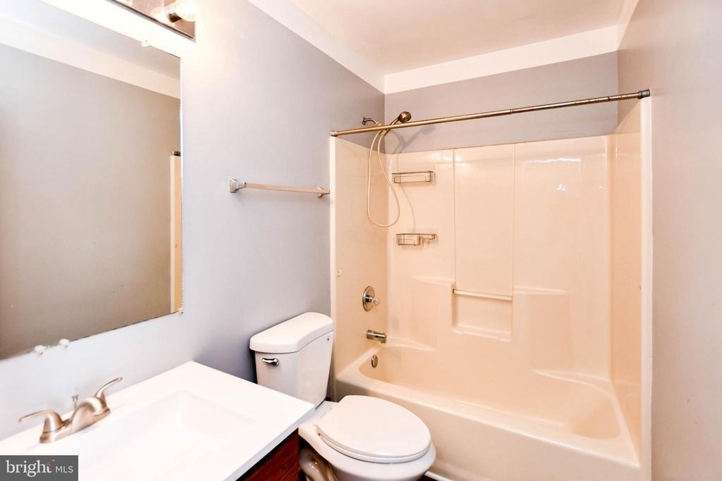 2547 Enterprise Place - Photo 39