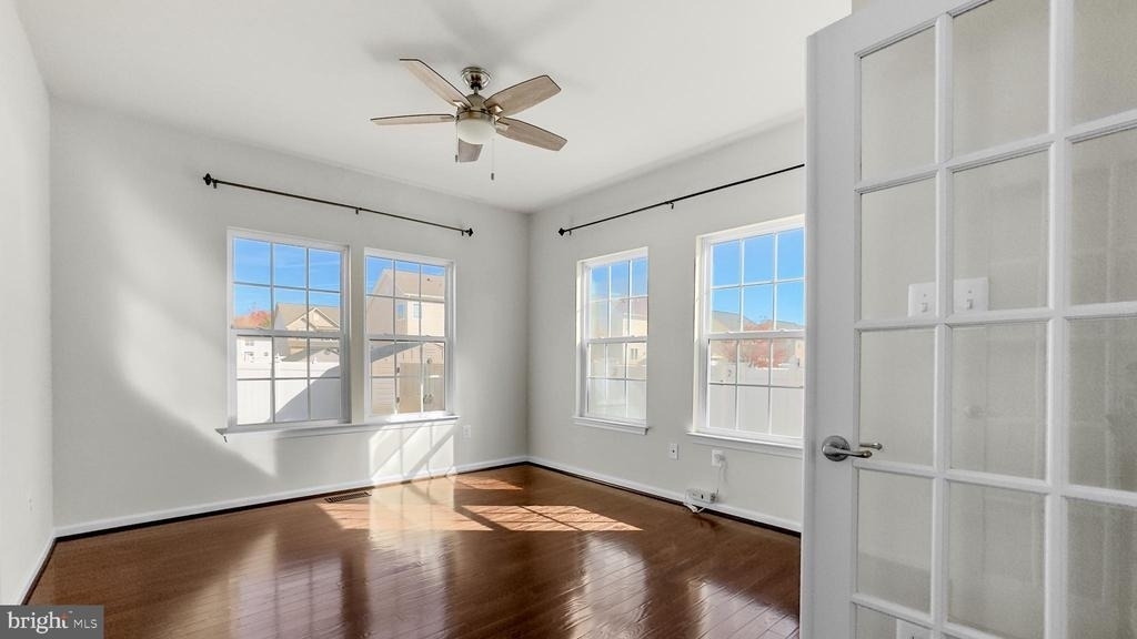 10185 Warfield Street - Photo 7