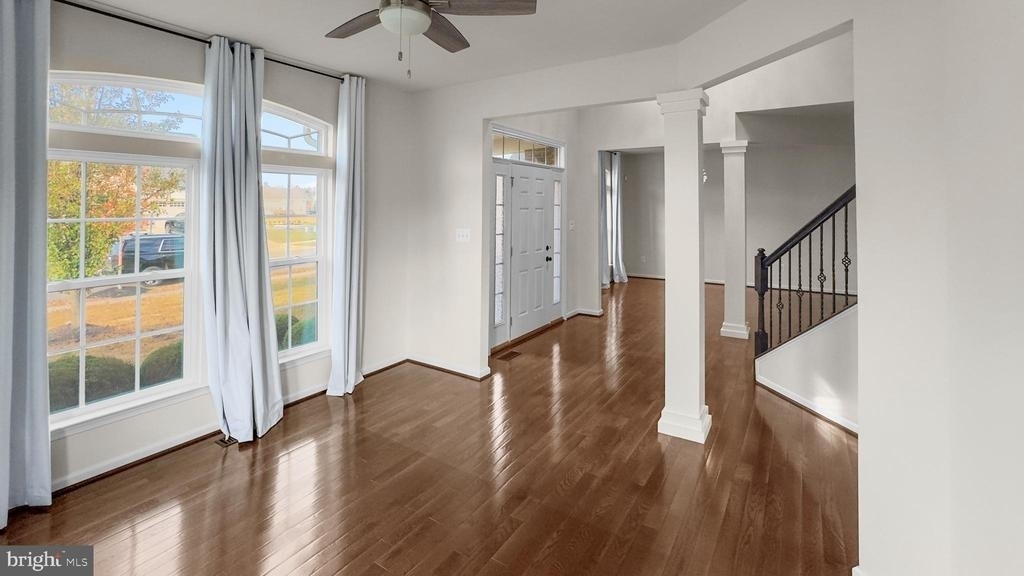 10185 Warfield Street - Photo 3