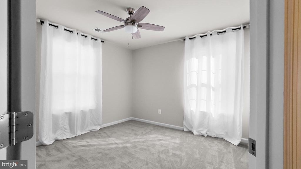 10185 Warfield Street - Photo 9