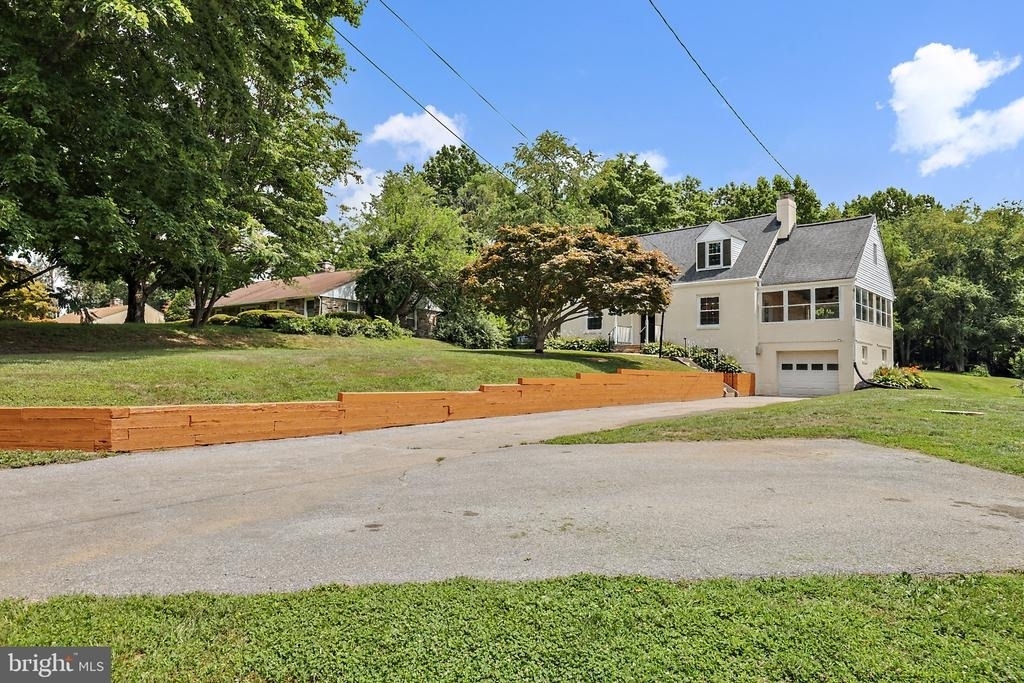 9223 Old Court - Photo 2