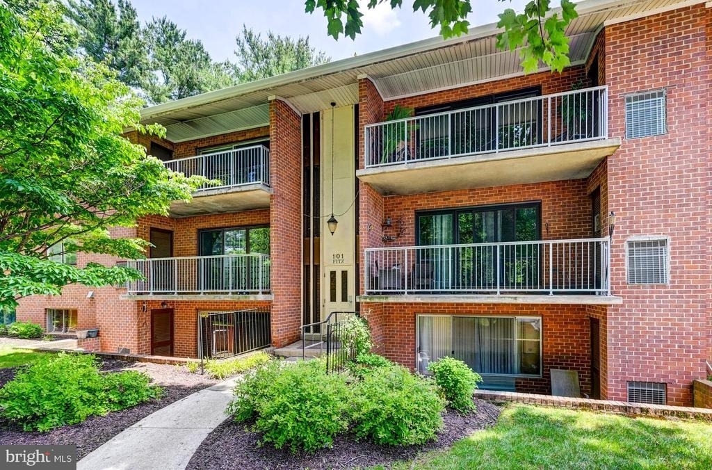 101 Fitz Court - Photo 0