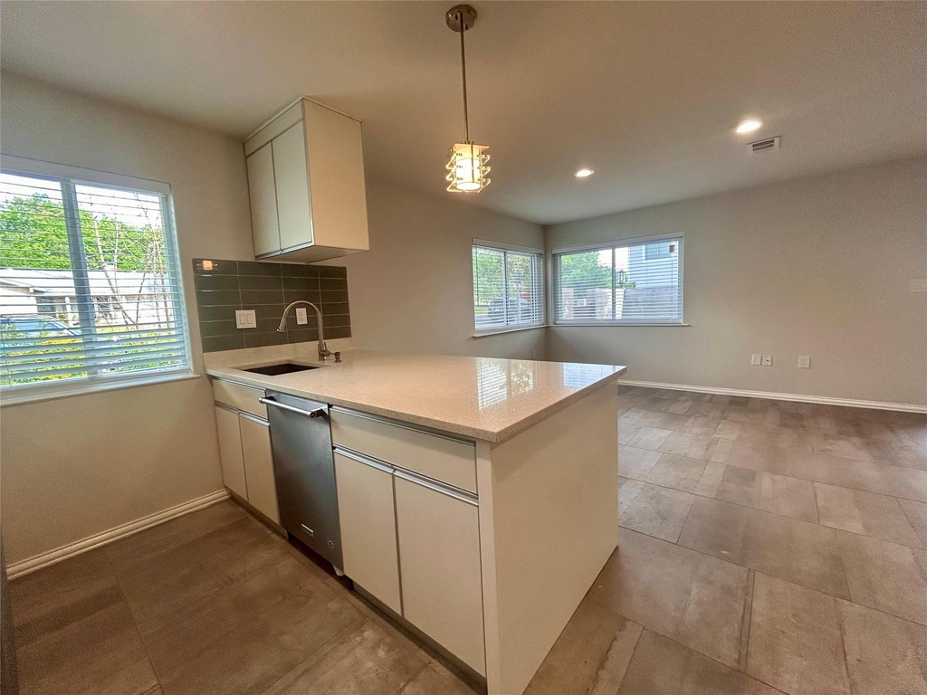 8905 Tronewood Dr - Photo 23