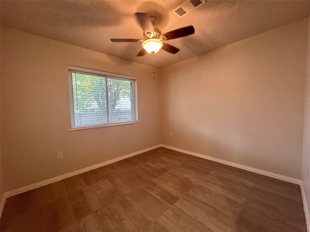 8905 Tronewood Dr - Photo 8