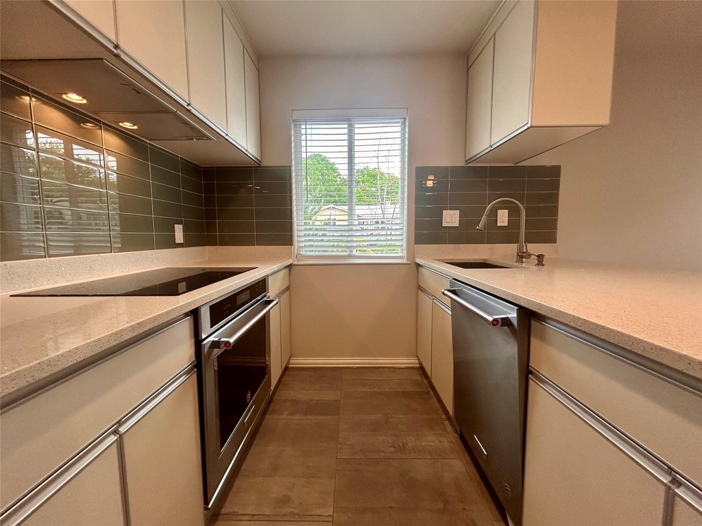 8905 Tronewood Dr - Photo 20