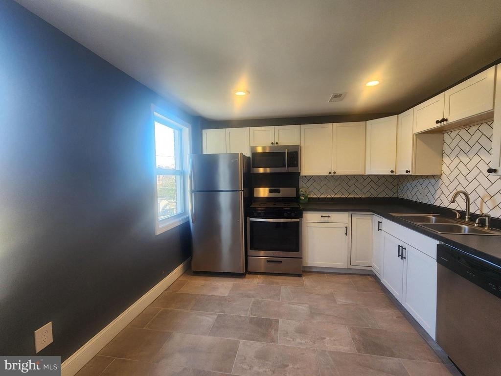 303 Folcroft Street - Photo 8