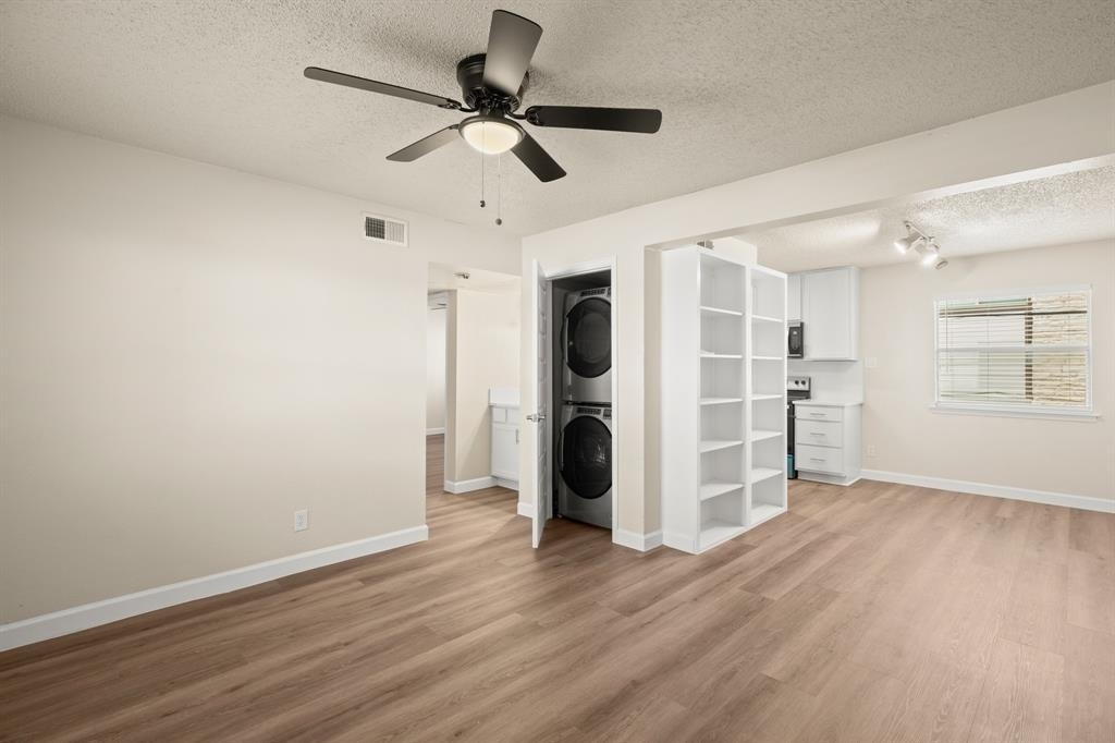 2408 Longview St - Photo 0