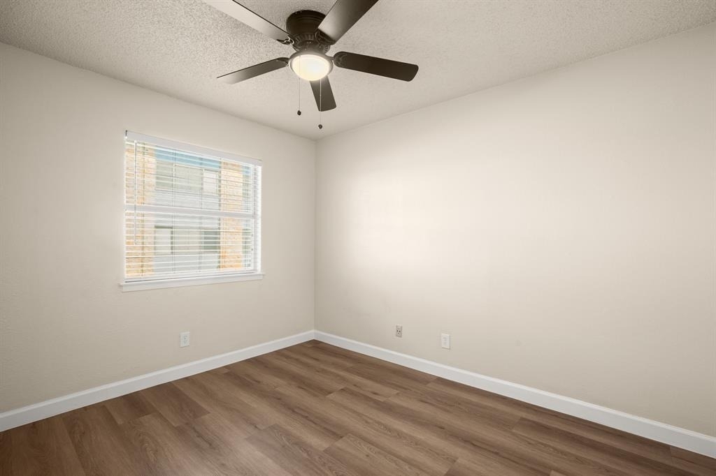 2408 Longview St - Photo 11