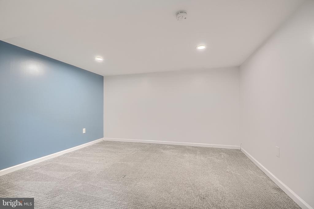520 White Oak Drive - Photo 22