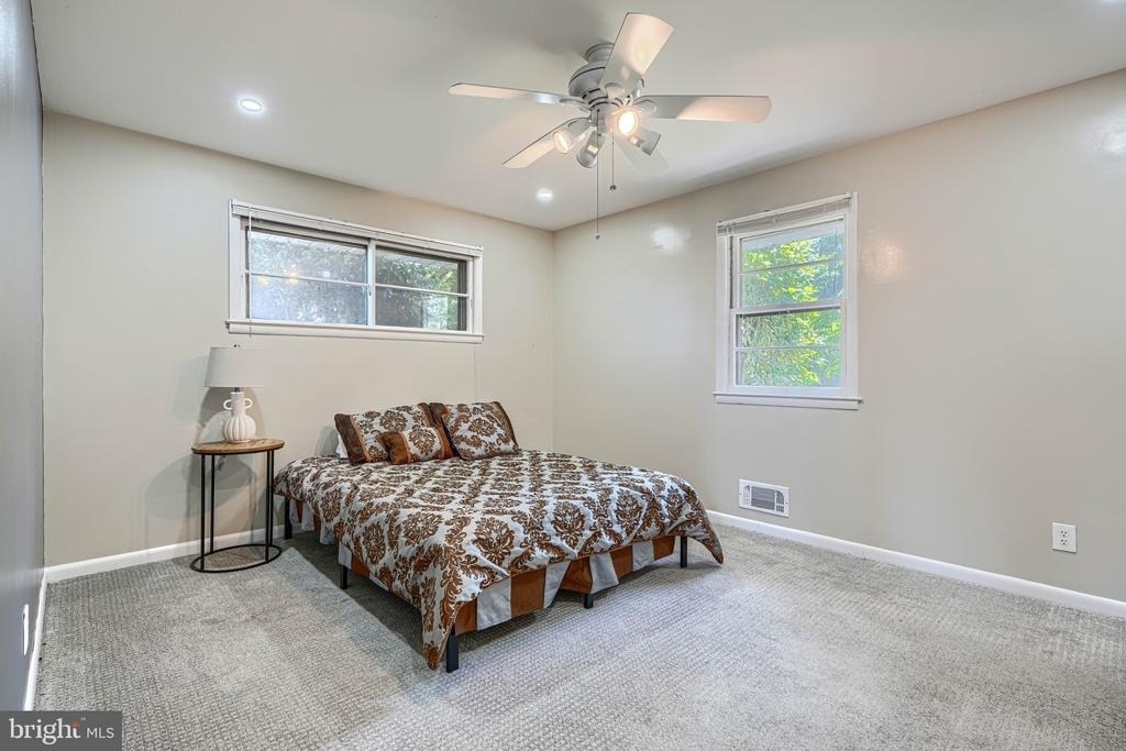 520 White Oak Drive - Photo 15