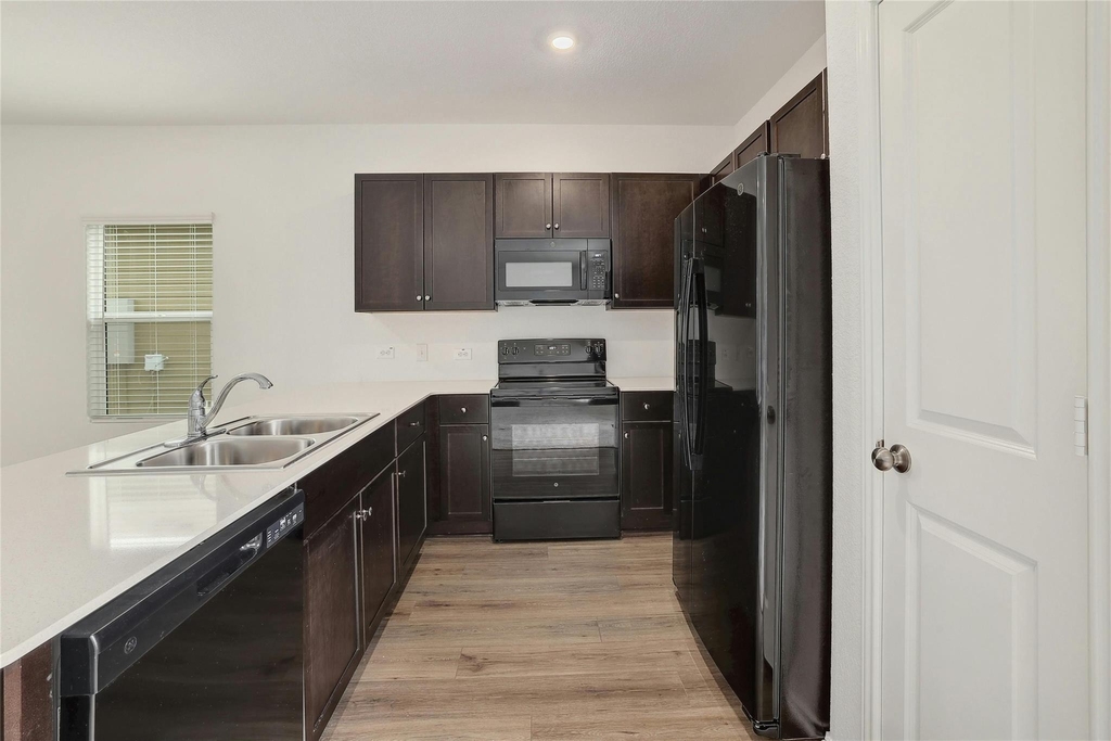 916 Rancho Del Cielo Loop - Photo 4
