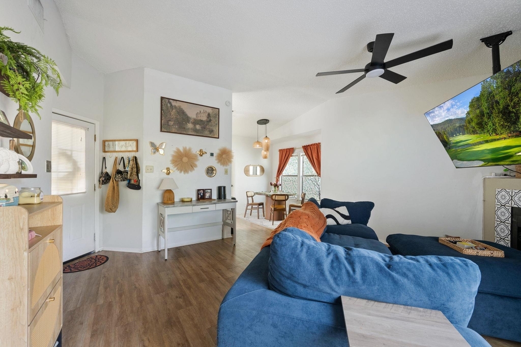 8317 Forest Ridge Dr - Photo 2