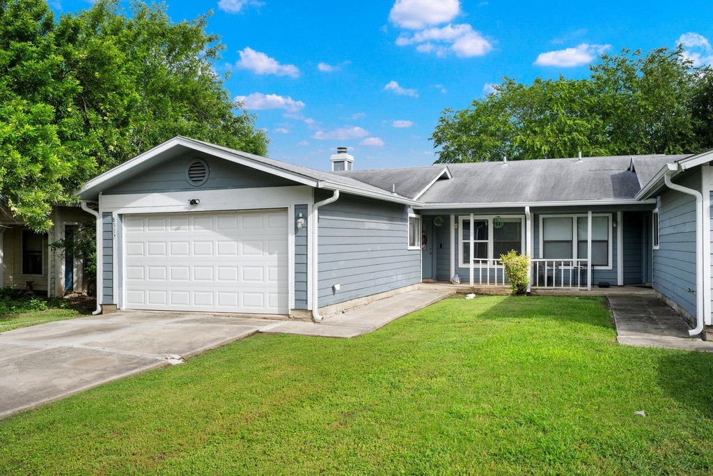 8317 Forest Ridge Dr - Photo 0