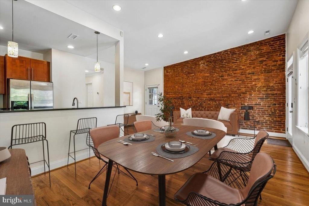 1339 C Street Ne - Photo 7