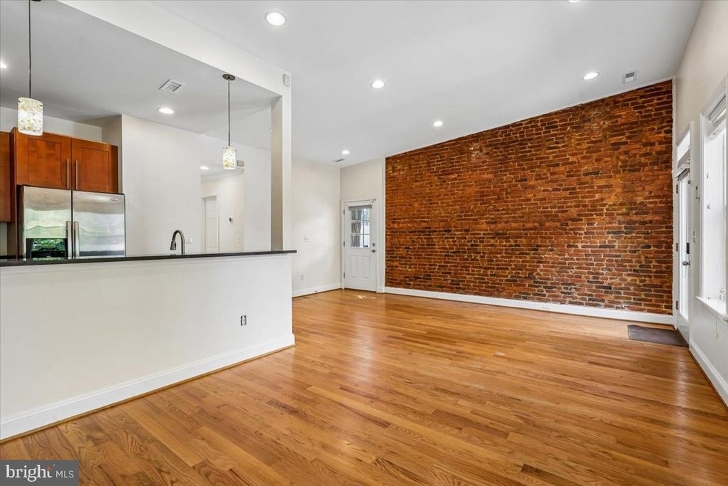 1339 C Street Ne - Photo 6