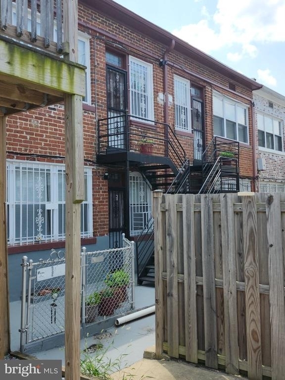 449 Manor Place Nw - Photo 18
