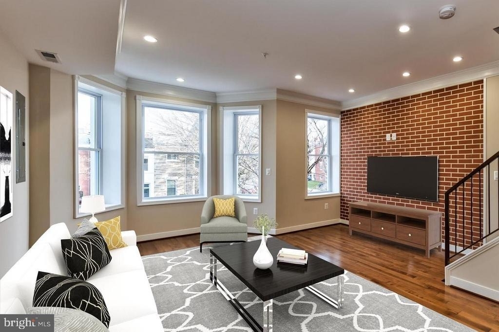 59 R Street Ne - Photo 6