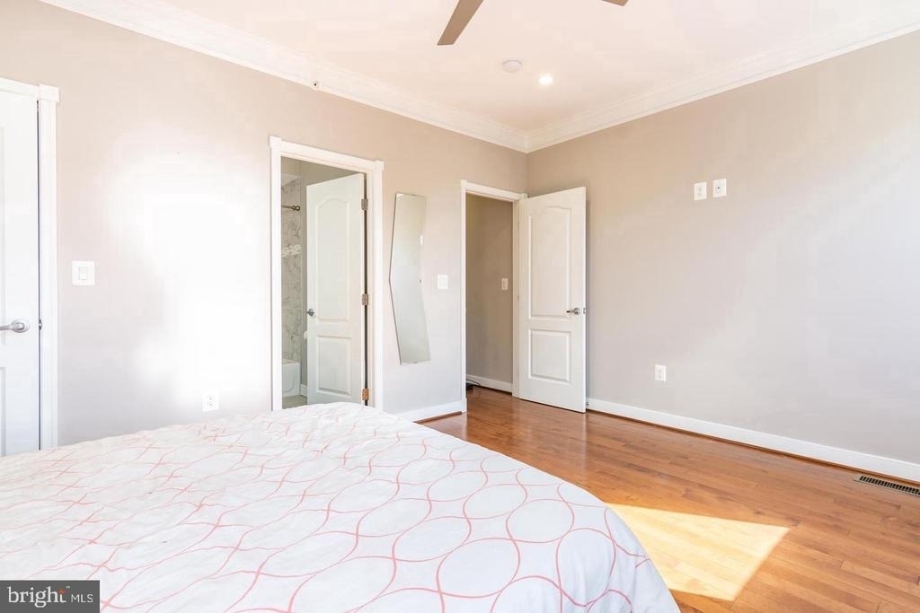 59 R Street Ne - Photo 14