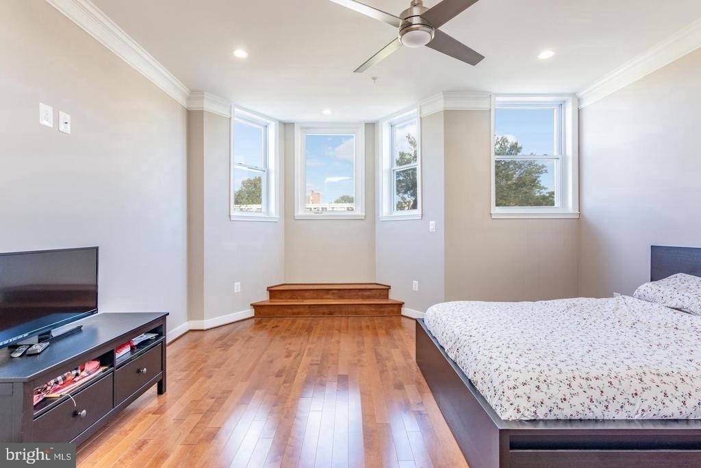 59 R Street Ne - Photo 17