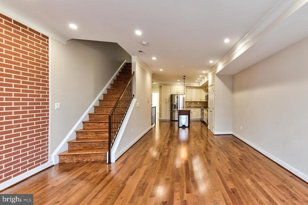 59 R Street Ne - Photo 8